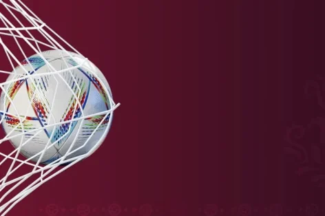 Foto da copa mundial de futebol de 2022 com bola de futebol realista. pôster esportivo, banner, design moderno de panfleto.