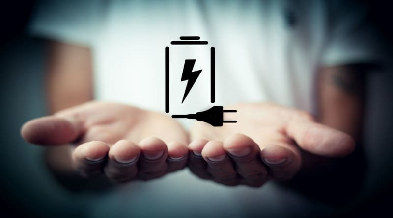 Bateria fotográfica começa a recarregar eletricidade o conceito de tecnologia de carregamento rápidoTags relacionadas